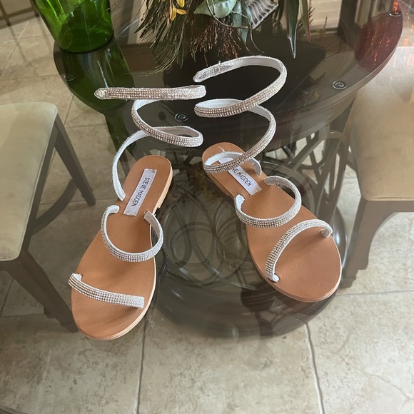 🌺NEW MARKDOWN🌺 $71 DOLLARS OFF RETAIL $120🌺FLAWLESS PREOWNED/ STEVE MADDE 🌺 - Picture 4 of 7